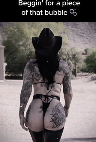 3. Adorable Heidi Lavon Shows Butt