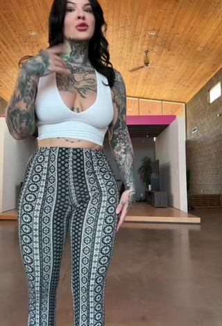 3. Lovely Heidi Lavon Shows Butt