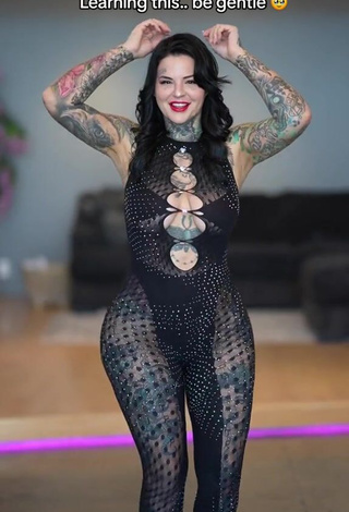 3. Amazing Heidi Lavon without Brassiere (Side Boob)