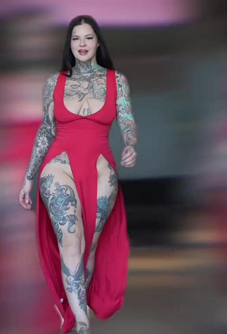 3. Cute Heidi Lavon Shows Cleavage in Red Dress