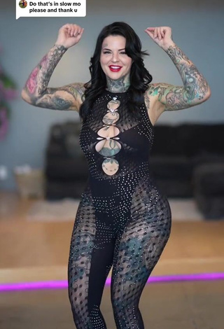 Irresistible Heidi Lavon Shows Cleavage in Black Overall (Side Boob)