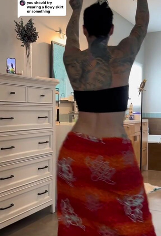 1. Erotic Heidi Lavon in Black Tube Top while Twerking