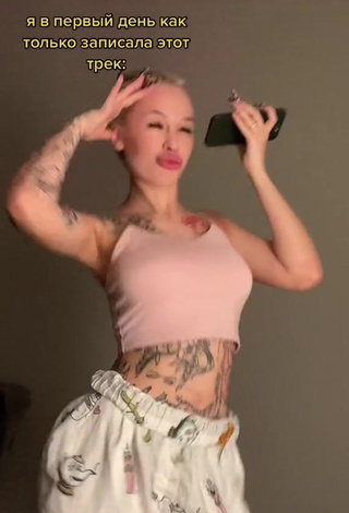 1. Cute Instasamka without Bra and Bouncing Tits