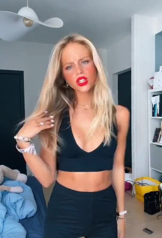 Beautiful Kiara.amt in Sexy Black Crop Top