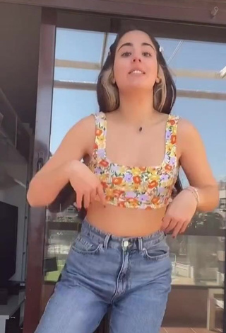 1. Irresistible Laura López in Floral Crop Top