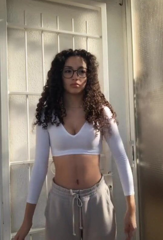 Erotic María Romero in White Crop Top