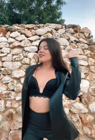 Erotic Mélanie Vicente in Black Bra