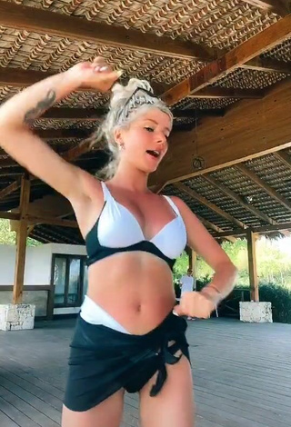 2. Hot Merve Yalçın in Bikini