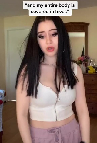 Irresistible riv3r.com in White Crop Top