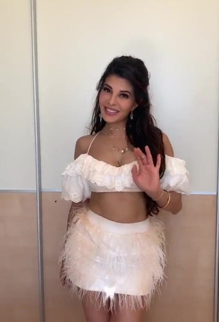 Captivating Jacqueline Fernandez Shows Cleavage