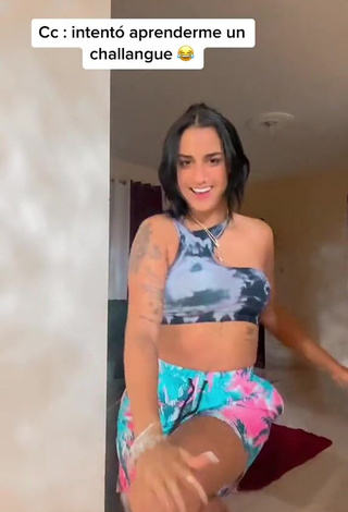 2. Gorgeous Jenny Camacho Shows Cleavage in Alluring Crop Top