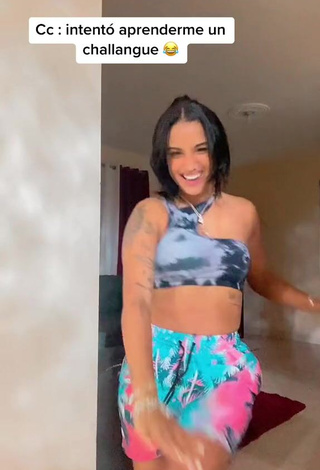 3. Gorgeous Jenny Camacho Shows Cleavage in Alluring Crop Top