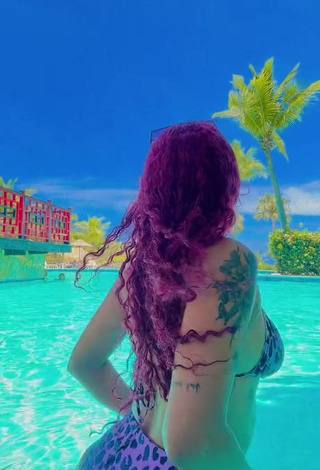 3. Alluring Jenny Camacho Shows Cleavage in Erotic Leopard Bikini at the Swimming Pool (Side Boob)