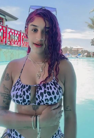 Seductive Jenny Camacho Shows Cleavage in Leopard Bikini Top at the Swimming Pool (Side Boob)