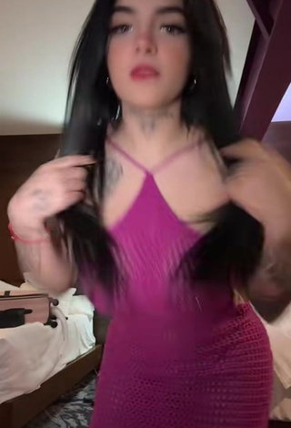 3. Hottie Karely Ruiz No Bra (Side Boob)