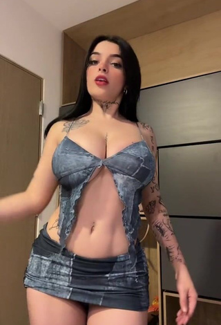 3. Irresistible Karely Ruiz Shows Cleavage in Crop Top (Side Boob, Upskirt)