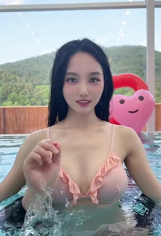 1. Wonderful Yu Baek-hap Shows Cleavage in Bikini Top at the Pool