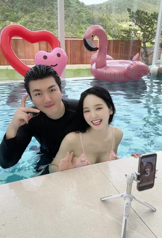 1. Pretty Yu Baek-hap Shows Cleavage in Bikini Top at the Swimming Pool