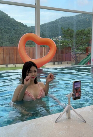 Sweetie Yu Baek-hap Shows Cleavage in Bikini Top at the Pool