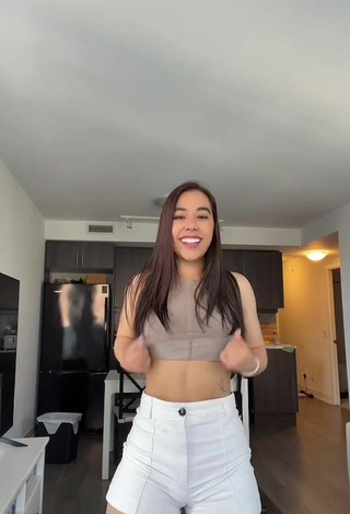 Hot Stephany Leal in Crop Top