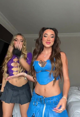 Sensual Lola Moreno Marco Shows Cleavage in Blue Crop Top (Underboob)