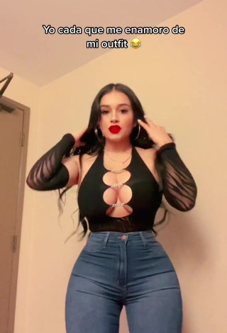 1. Captivating Marlene Santana Shows Cleavage in Black Top (Side Boob)