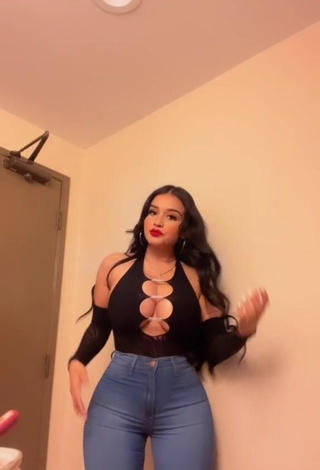 Irresistible Marlene Santana Shows Cleavage in Black Top (Side Boob)