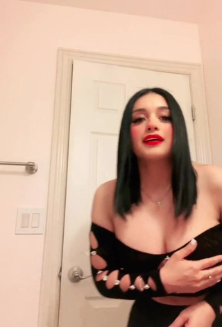 Wonderful Marlene Santana Shows Cleavage in Black Crop Top (Side Boob)