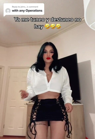 1. Seductive Marlene Santana Shows Cleavage in White Crop Top