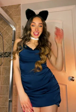 Amazing McKenzi Brooke Shows Cleavage in Hot Blue Dress while Twerking