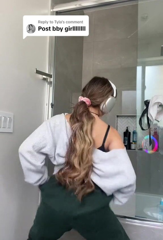 Erotic McKenzi Brooke in Crop Top while Twerking