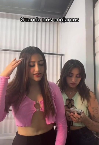 1. Pretty melipandda Shows Cleavage in Pink Crop Top (Side Boob)