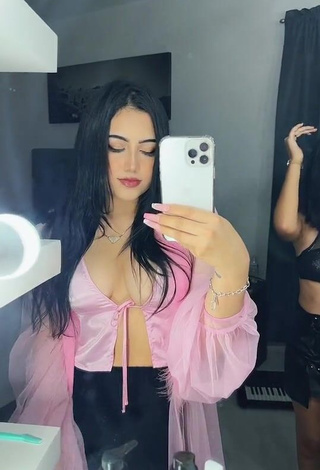 Captivating melipandda Shows Cleavage in Pink Crop Top (Side Boob)