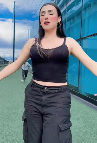 1. Magnificent Mirandah Shows Cleavage in Black Crop Top