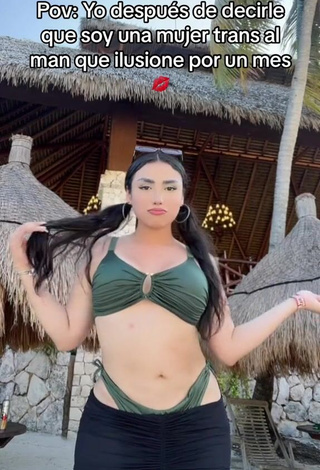 Captivating Mirandah Shows Cleavage in Green Bikini Top while Twerking