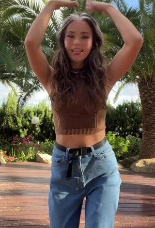 Sweetie Nadine Breaty in Crop Top