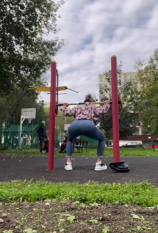 Erotic Niko_len Shows Butt while doing Sports Exercises