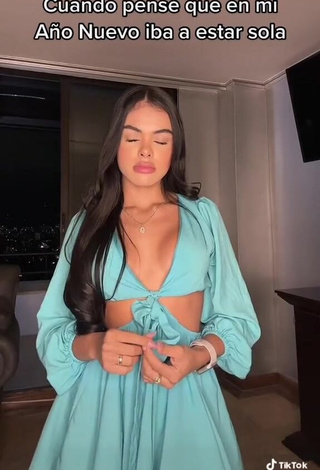 1. Erotic priv_mav Shows Cleavage in Turquoise Dress (Side Boob)