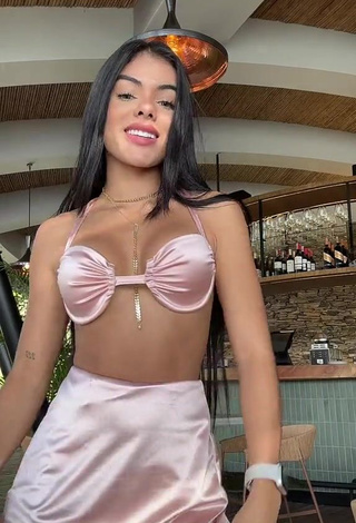 1. Erotic priv_mav Shows Cleavage in Pink Bra (Side Boob)