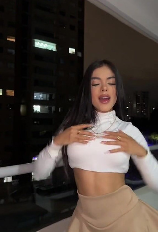 priv_mav in Appealing White Crop Top