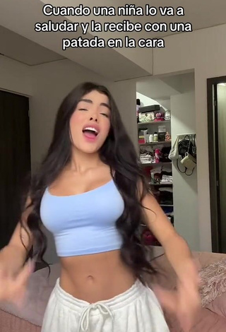 Dazzling priv_mav Shows Cleavage in Inviting Blue Crop Top