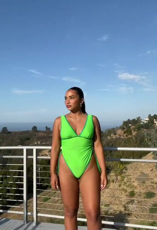 2. Sienna Mae Gomez Shows Sexy Bikini Body and Cleavage