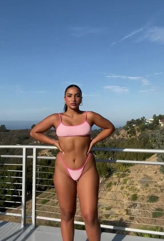 3. Sienna Mae Gomez Shows Sexy Bikini Body and Cleavage