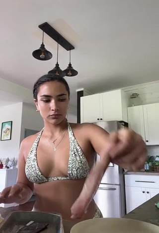 3. Sienna Mae Gomez Demonstrates Appealing Bikini and Cleavage (Side Boob)