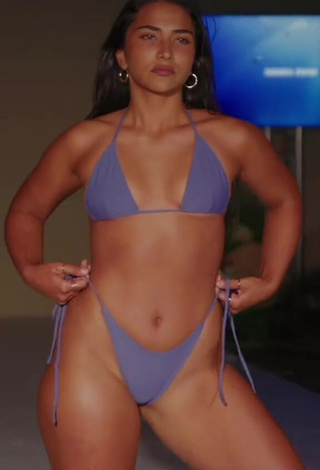 3. Sienna Mae Gomez Shows Sweet Bikini and Cleavage (Side Boob)