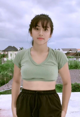 Angguncantik Looks Erotic in Olive Crop Top