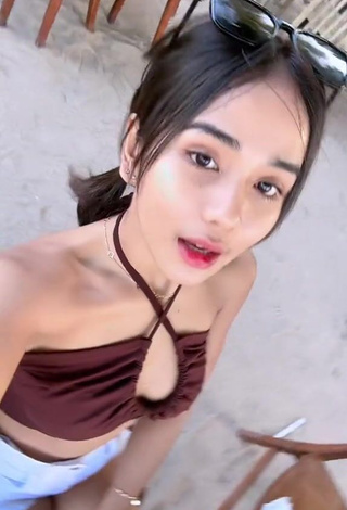 Beautiful Angguncantik Shows Cleavage in Sexy Brown Crop Top (Side Boob)