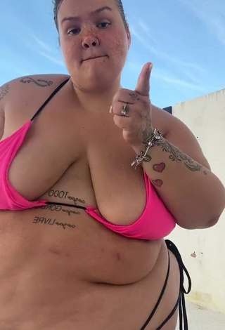 1. Amazing Thais Carla Shows Cleavage in Hot Pink Bikini (Side Boob)