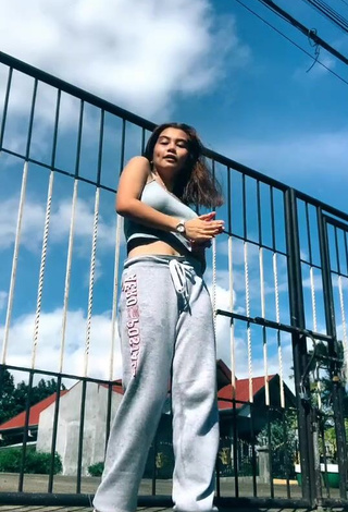 1. Vanessa Kate Alvarez Looks Adorable in Grey Crop Top