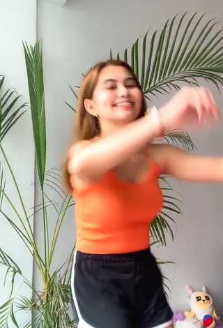 1. Vanessa Kate Alvarez Looks Really Cute in Orange Crop Top